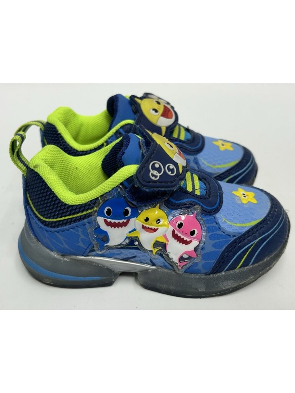 Pinkfong Baby Shark Toddler Kids Light Up Sneakers Shoes Size 5 Baby Boy Girl